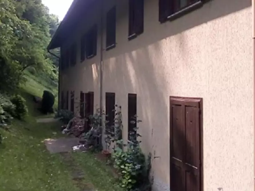 Immagine 1 di Appartamento in vendita  in Via Ambrogio Confalonieri a Ballabio