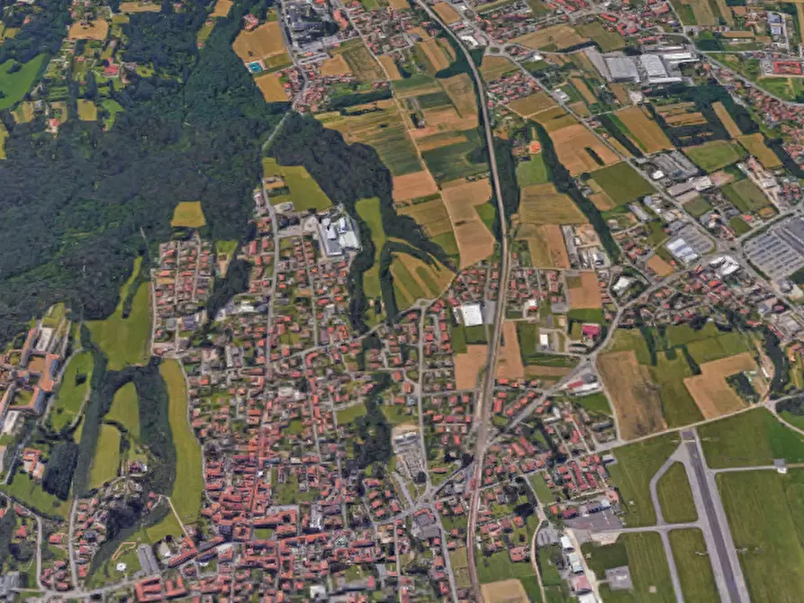 Immagine 19 di Appartamento in vendita  in Via S. Michele a Venegono Inferiore