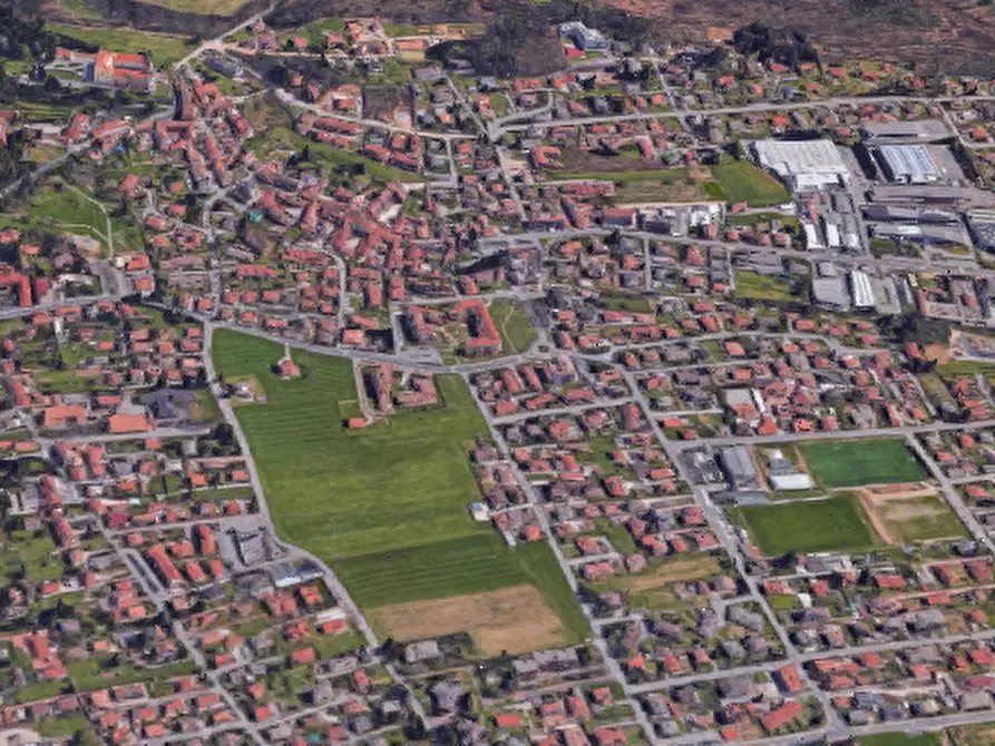 Immagine 12 di Appartamento in vendita  in Via Garibaldi a Venegono Superiore