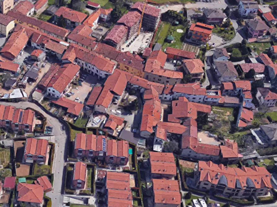 Immagine 14 di Appartamento in vendita  in Via Garibaldi a Venegono Superiore