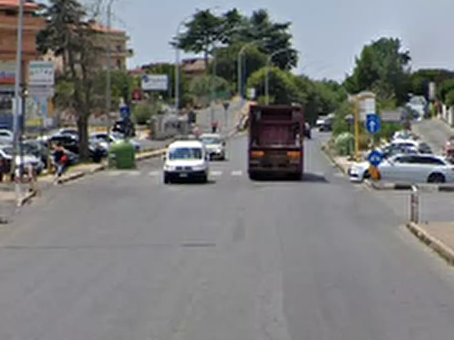 Immagine 11 di Ufficio in vendita  in Via Casilina a Roma