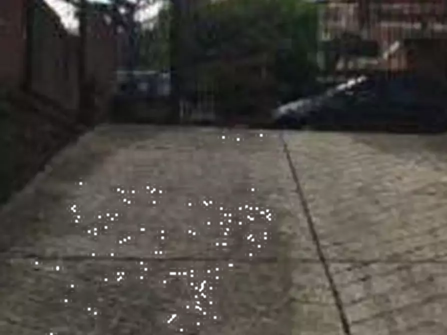 Immagine 2 di Magazzino in vendita  in Via Cenadi a Roma