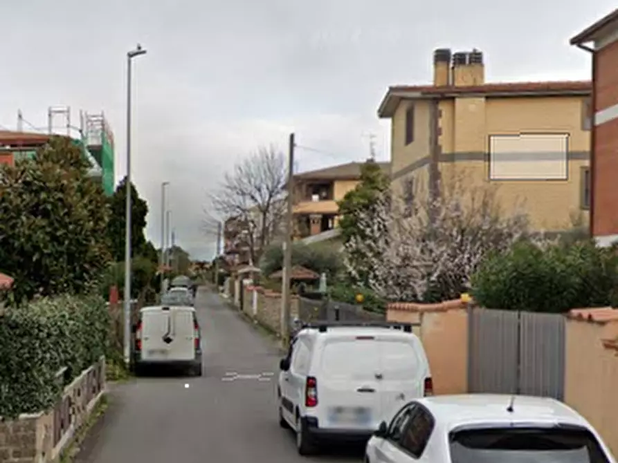 Immagine 4 di Magazzino in vendita  in Via Cenadi a Roma