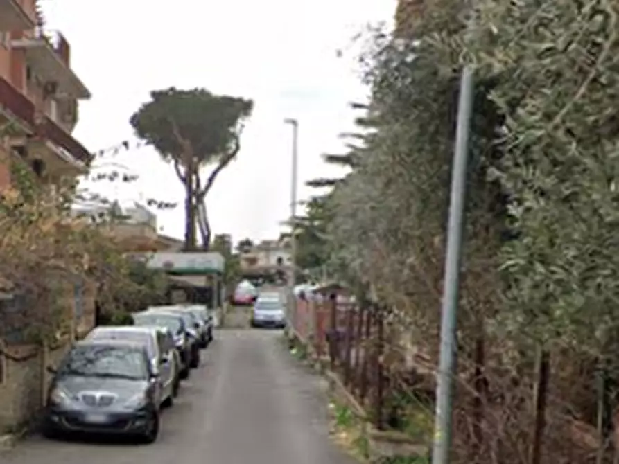 Immagine 5 di Magazzino in vendita  in Via Cenadi a Roma