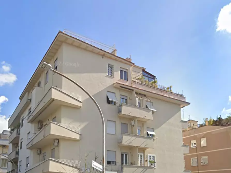 Immagine 2 di Appartamento in vendita  in Via Giuseppe Cerbara a Roma