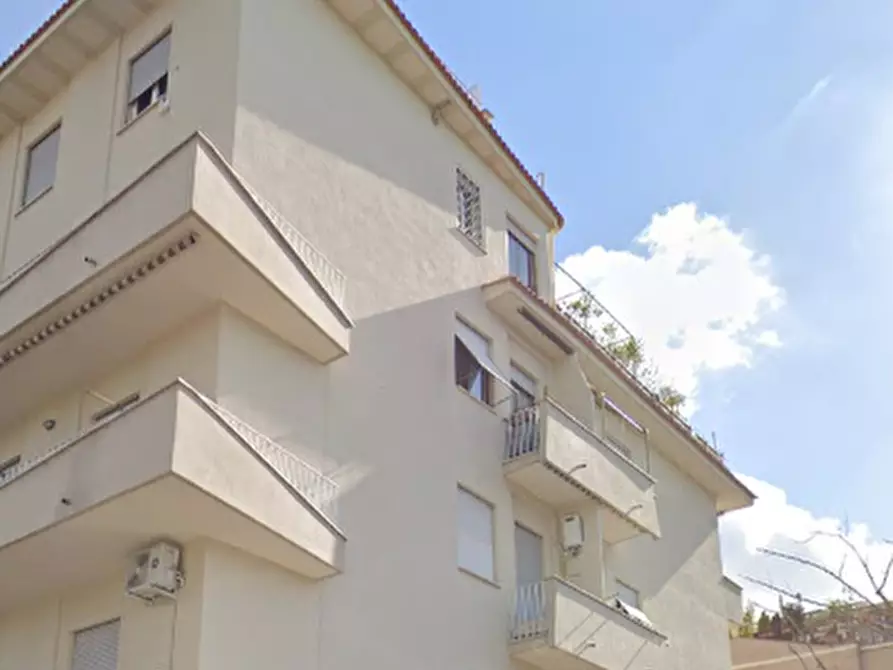 Immagine 5 di Appartamento in vendita  in Via Giuseppe Cerbara a Roma
