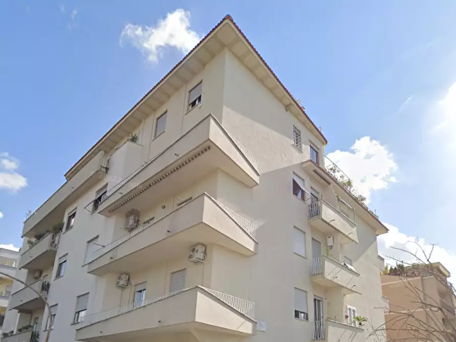 Immagine 6 di Appartamento in vendita  in Via Giuseppe Cerbara a Roma