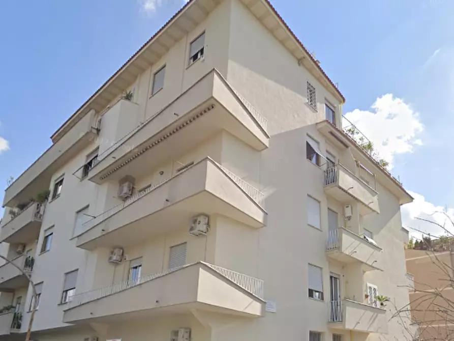 Immagine 8 di Appartamento in vendita  in Via Giuseppe Cerbara a Roma
