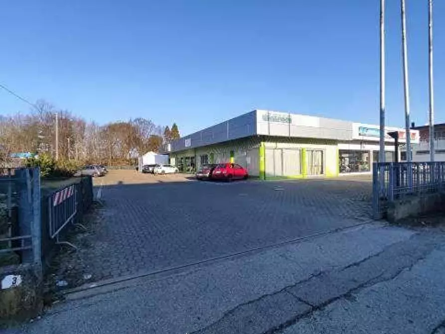 Immagine 2 di Negozio in vendita  in Via Padulli a Forli'