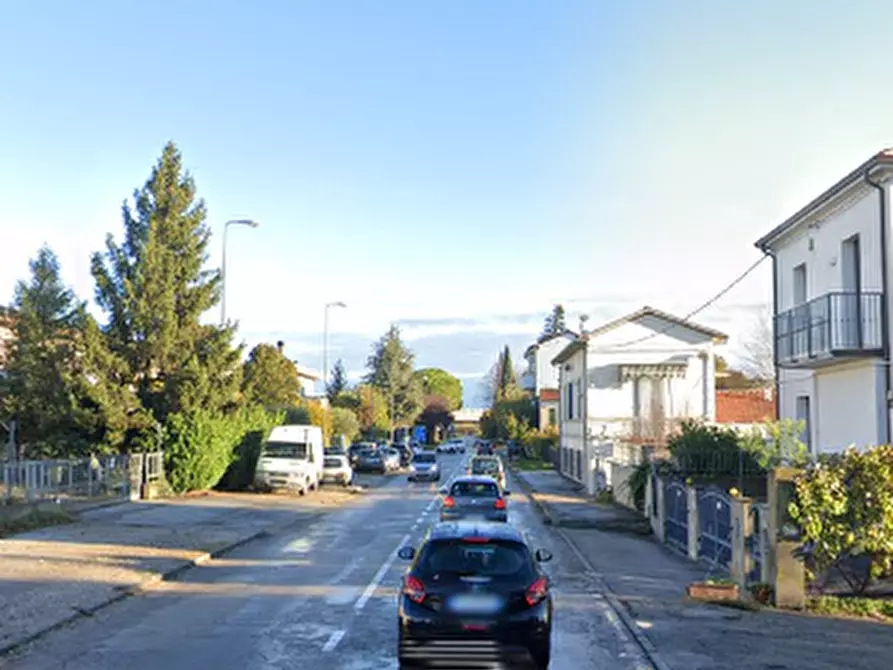 Immagine 6 di Negozio in vendita  in Via Padulli a Forli'