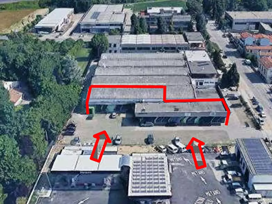 Immagine 10 di Negozio in vendita  in Via Padulli a Forli'