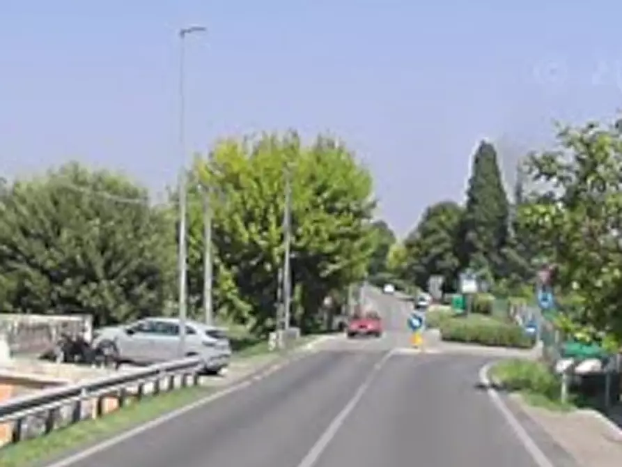 Immagine 2 di Negozio in vendita  in Via Armando Diaz  a Castrocaro Terme E Terra Del Sole