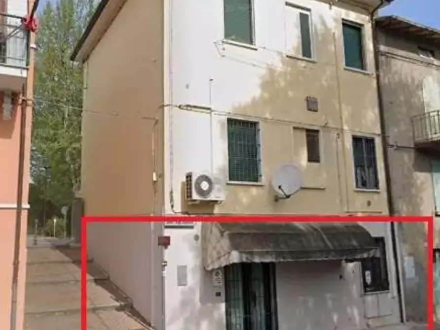 Immagine 1 di Laboratorio in vendita  in Via Angelo Masini a Castrocaro Terme E Terra Del Sole