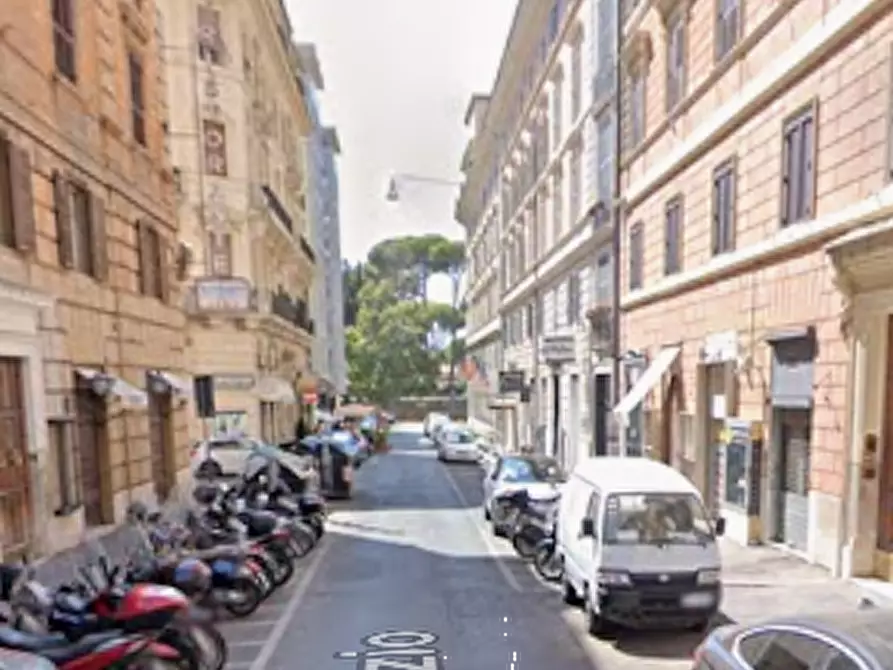 Immagine 5 di Appartamento in vendita  in Via Lazio a Roma