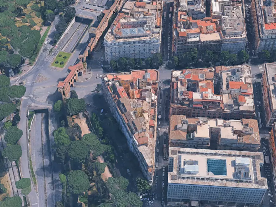 Immagine 7 di Appartamento in vendita  in Via Lazio a Roma