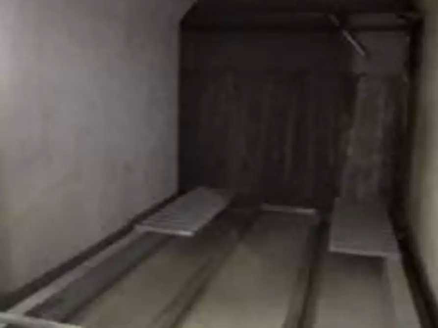 Immagine 1 di Posto auto in vendita  in via Adda a Milano