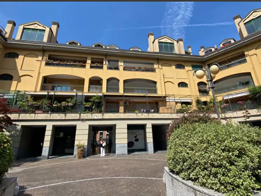 Immagine 1 di Appartamento in vendita  in Via Ugo Foscolo a Corsico