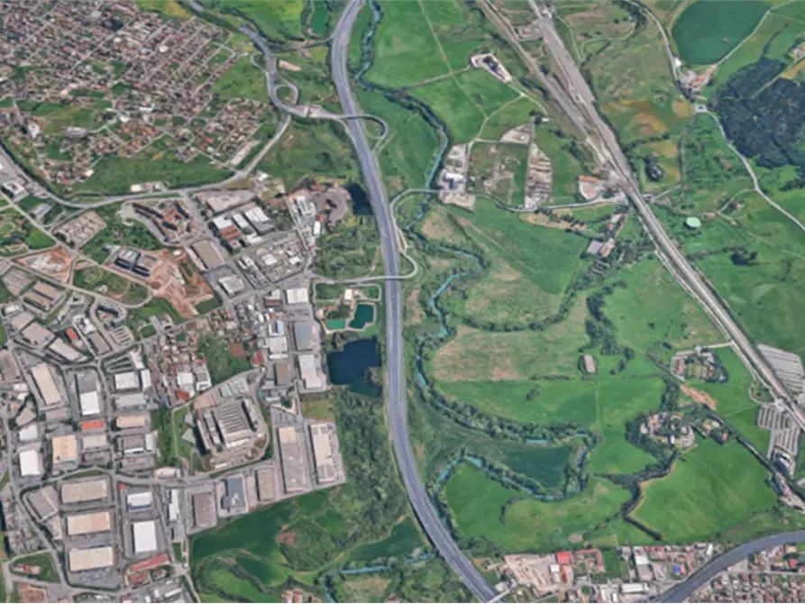 Immagine 9 di Stabile in vendita  in Via delle Case Rosse a Roma