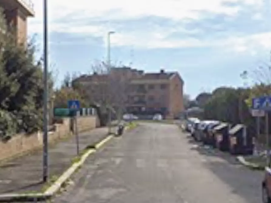 Immagine 2 di Posto auto in vendita  in Via Fillia a Roma