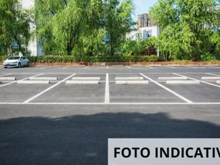Immagine 5 di Posto auto in vendita  in Via Alessandro Volta a Ghedi