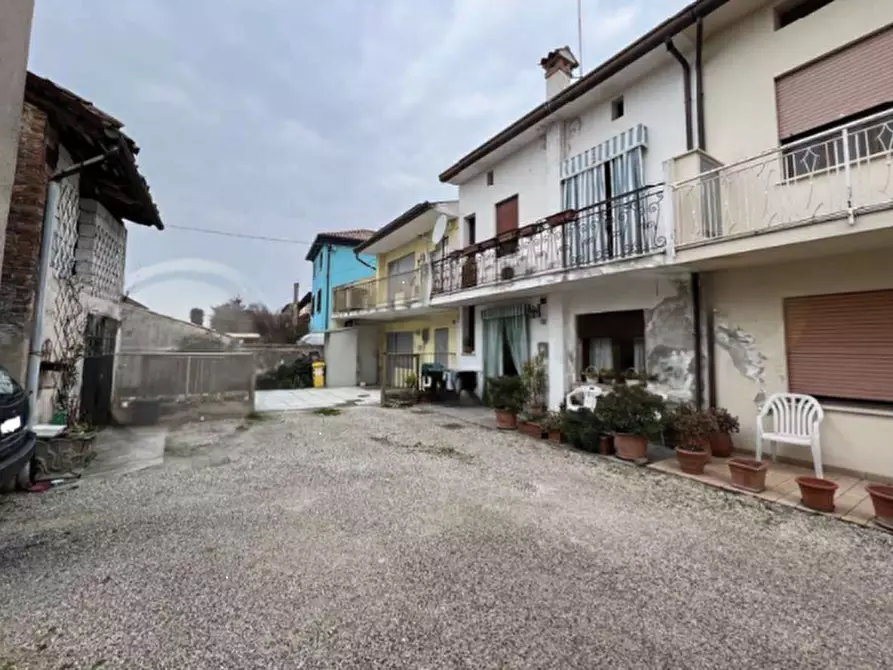 Immagine 1 di Porzione di casa in vendita  in Via Confini di Onara a Cittadella