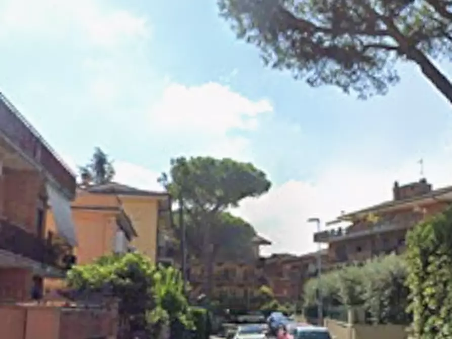 Immagine 4 di Garage in vendita  in Via Edmondo De Amicis a Marino