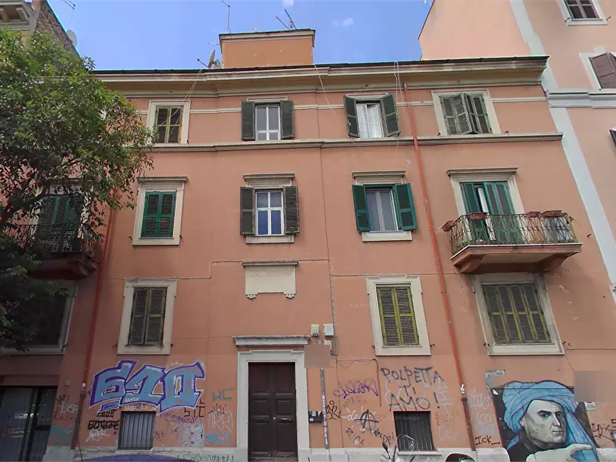 Immagine 3 di Negozio in vendita  in Via Erasmo Gattamelata a Roma