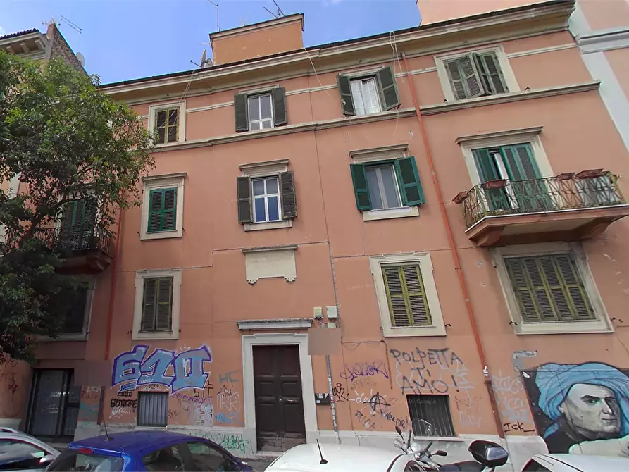 Immagine 5 di Negozio in vendita  in Via Erasmo Gattamelata a Roma