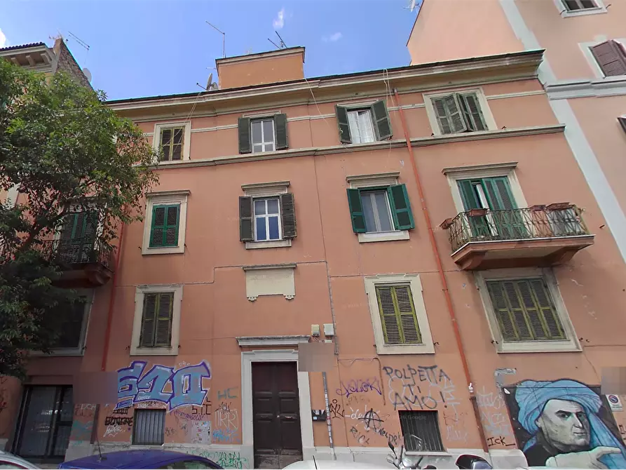 Immagine 6 di Negozio in vendita  in Via Erasmo Gattamelata a Roma