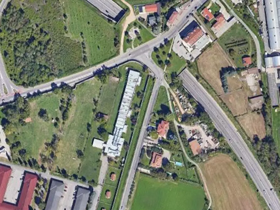 Immagine 1 di Magazzino in vendita  in Via S. Michele a Verona