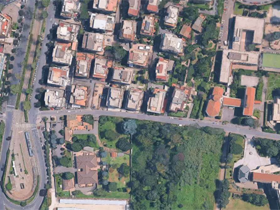 Immagine 8 di Posto auto in vendita  in Via del Casaletto a Roma