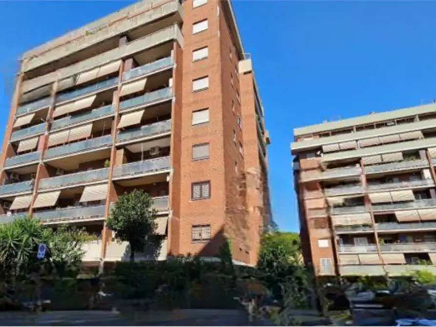 Immagine 1 di Appartamento in vendita  in Via Libero Leonardi a Roma