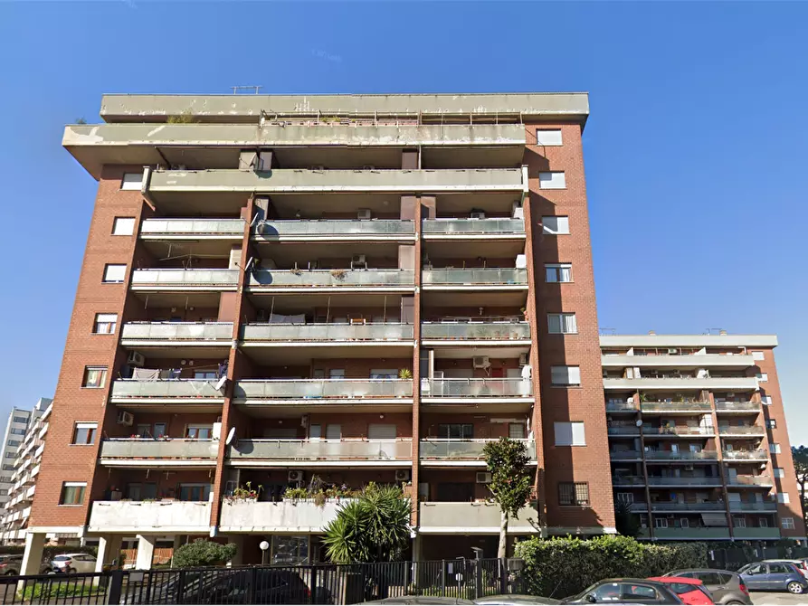 Immagine 4 di Appartamento in vendita  in Via Libero Leonardi a Roma