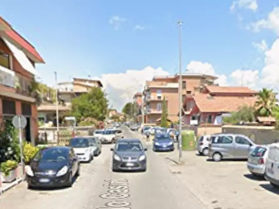Immagine 6 di Stabile in vendita  in Via Carlo Casini a Roma