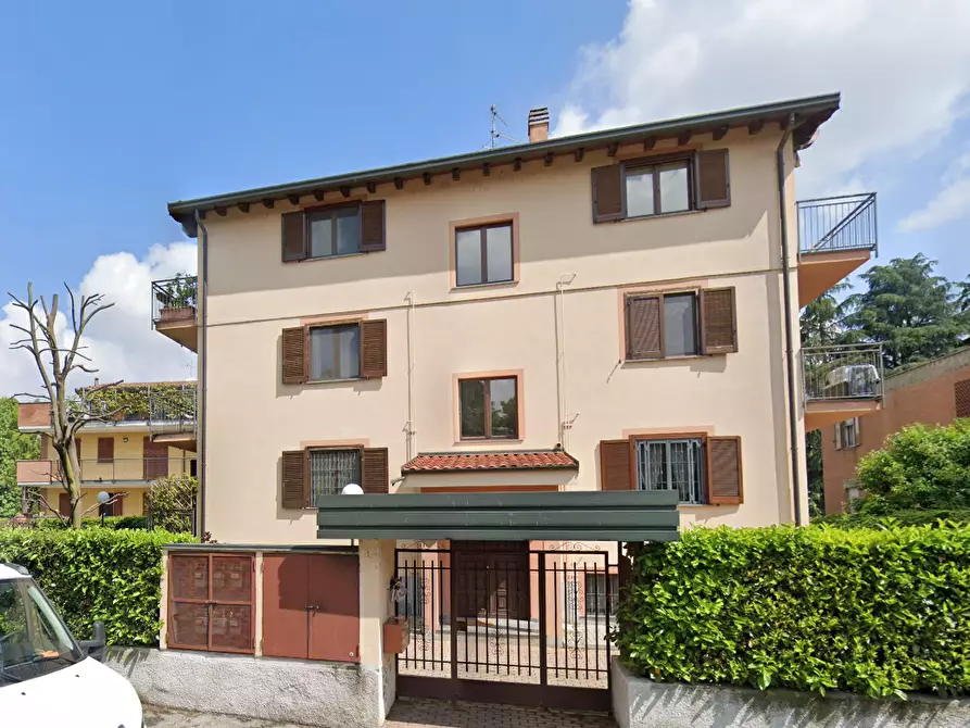 Immagine 5 di Appartamento in vendita  in Via Giotto a Trezzano Sul Naviglio