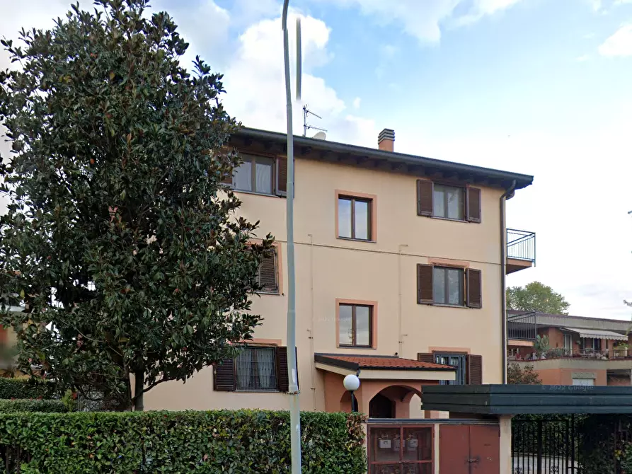 Immagine 7 di Appartamento in vendita  in Via Giotto a Trezzano Sul Naviglio