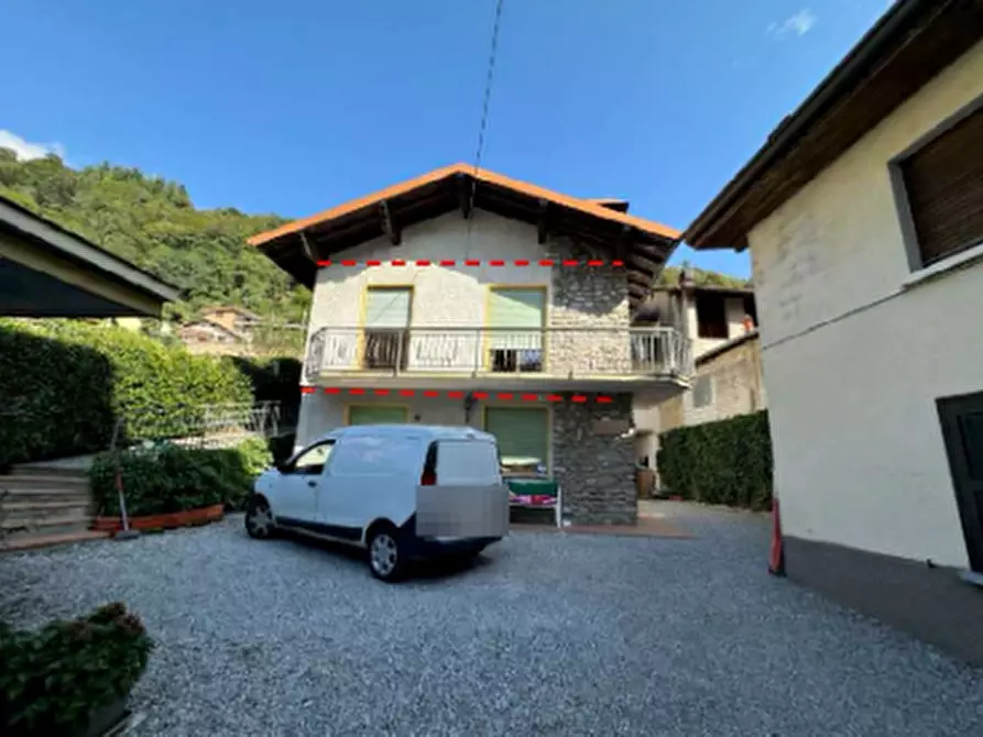 Immagine 2 di Appartamento in vendita  in Via Vittorio Emanuele a Introbio