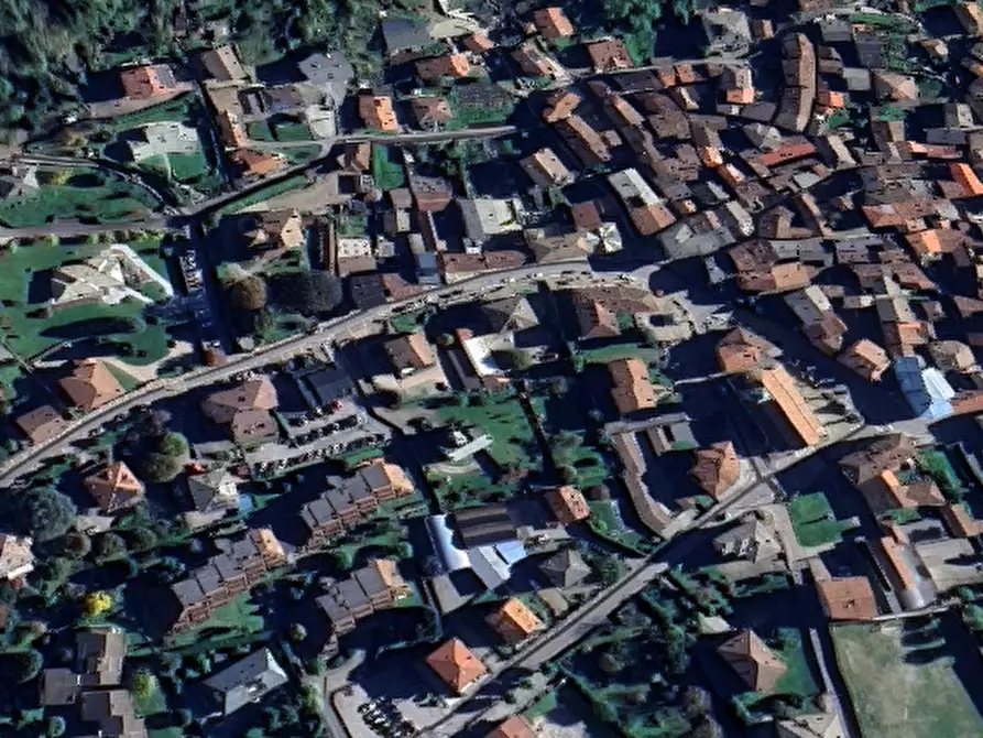 Immagine 25 di Appartamento in vendita  in Via Vittorio Emanuele a Introbio