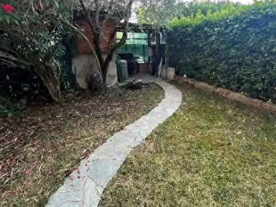 Immagine 12 di Appartamento in vendita  in Via Guglielmo Marconi  a Costa Masnaga