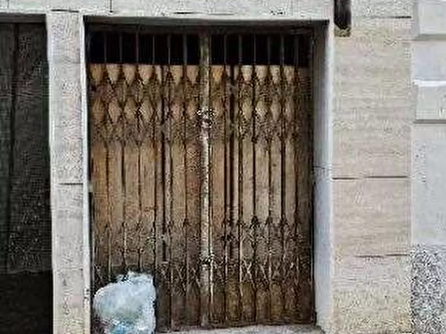 Immagine 3 di Negozio in vendita  in Via S. Giovanni a Gorizia