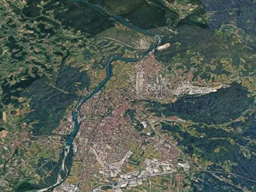 Immagine 11 di Negozio in vendita  in Via S. Giovanni a Gorizia