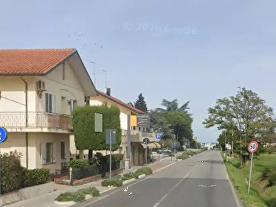 Immagine 11 di Negozio in vendita  in Via Tavoleto a San Clemente