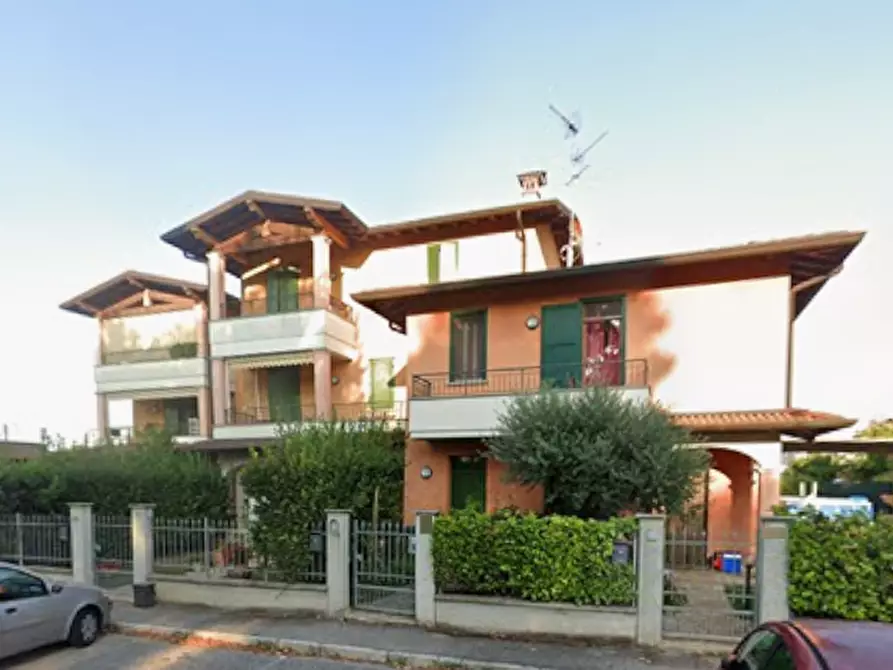 Immagine 5 di Appartamento in vendita  in Via Lisbona a Castel Goffredo