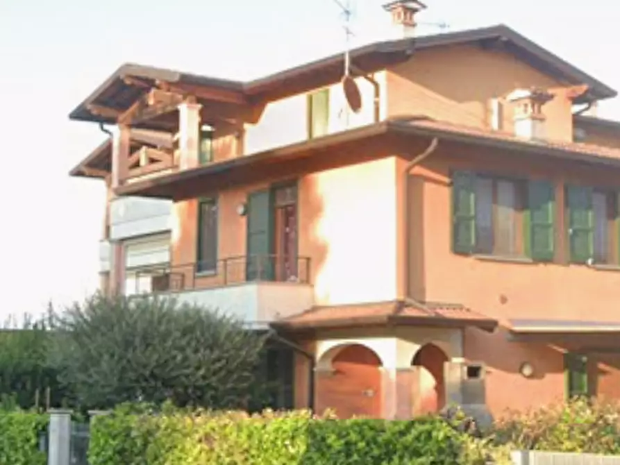 Immagine 15 di Appartamento in vendita  in Via Lisbona a Castel Goffredo