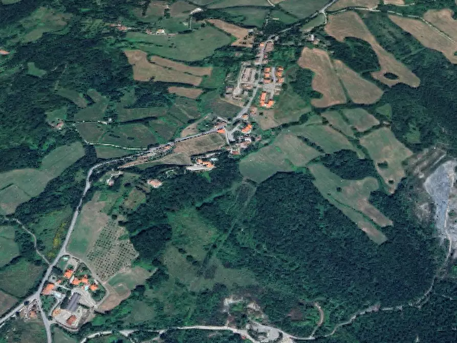 Immagine 1 di Stabile in vendita  in Località Montecarelli a Barberino Di Mugello