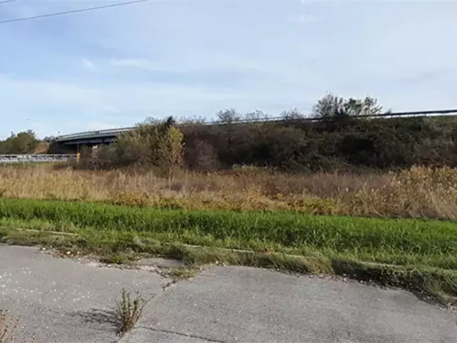 Immagine 17 di Stabile in vendita  in Via Pablo Neruda a Gatteo