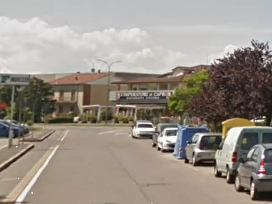 Immagine 5 di Negozio in vendita  in Via Atleti Azzurri d'Italia a Piacenza