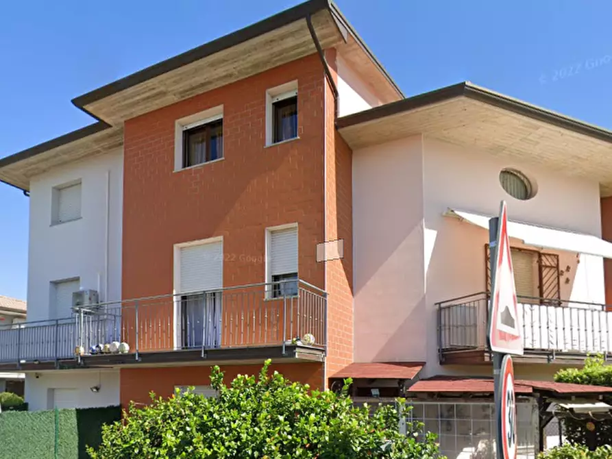 Immagine 9 di Villa in vendita  in Via F. Berardi a Massa Lombarda