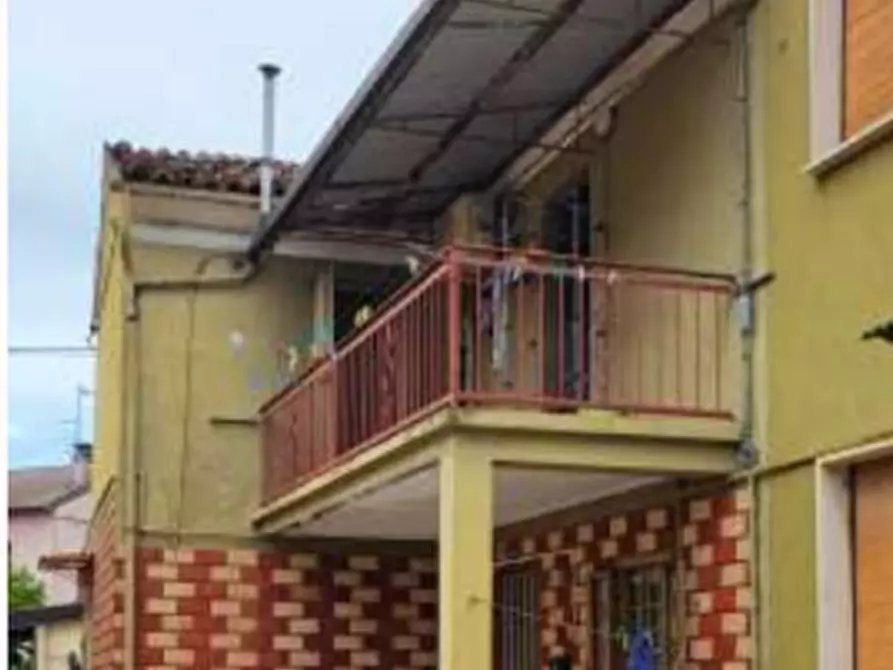 Immagine 2 di Porzione di casa in vendita  in via A. Carini a Monticelli D'ongina