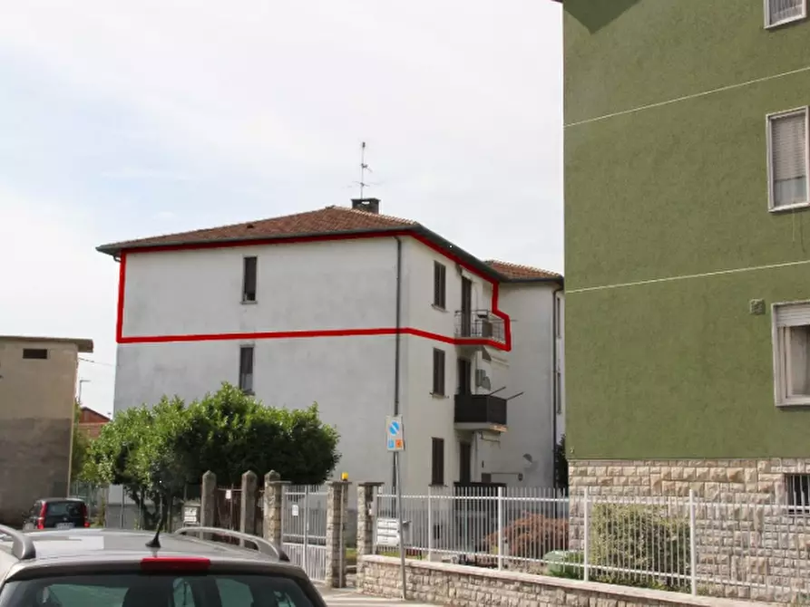 Immagine 1 di Appartamento in vendita  in Via Alessandro Manzoni a Boltiere